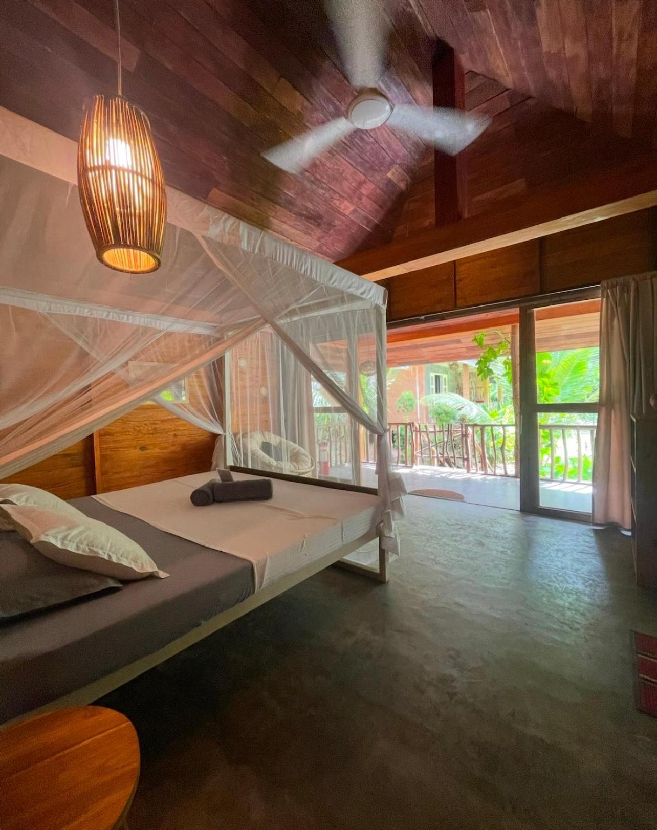 Into The Blue - Yoga Included & Walk To 3 Beaches Tangalle Bagian luar foto